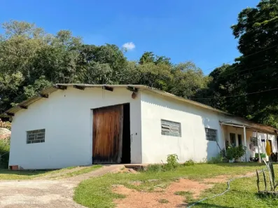 Fazenda/Sítio com 3 Quartos à venda, 300m² no Maracanã, Atibaia