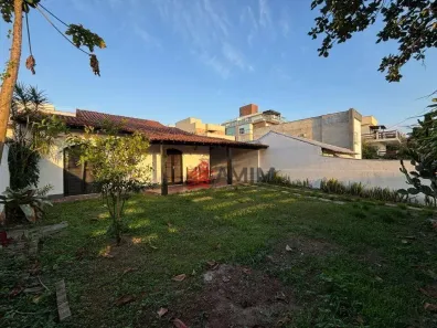 Casa com 3 Quartos à venda, 360m² no Piratininga, Niterói