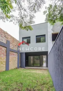 Casa com 3 Quartos à venda, 210m² no Chácara das Pedras, Porto Alegre