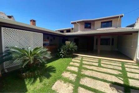 Casa com 4 Quartos para alugar, 260m² no Parque Novo Mundo, Americana