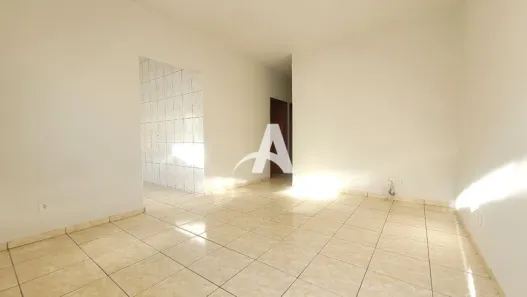 Casa com 3 Quartos para alugar, 80m² no Santa Mônica, Uberlândia