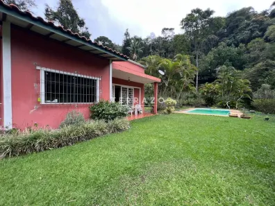 Casa com 3 Quartos à venda, 133m² no Golfe, Teresópolis