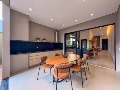 Casa de Condomínio com 4 Quartos à venda, 215m² no Jardim Botânico, Uberlândia