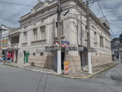 Sobrado com 4 Quartos à venda, 309m² no Centro, Guaratinguetá