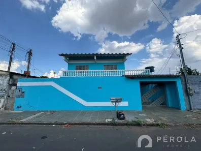 Sobrado com 3 Quartos para alugar, 195m² no Setor Urias Magalhães, Goiânia