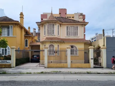 Sobrado com 3 Quartos à venda, 200m² no Centro, Pelotas