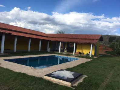 Fazenda/Sítio com 5 Quartos à venda, 375m² no , Extrema