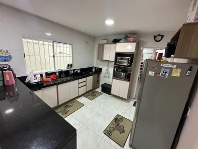 Sobrado com 3 Quartos para alugar, 200m² no Ana Cristina II, Jandira