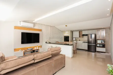 Casa com 3 Quartos para alugar, 130m² no Campo Comprido, Curitiba