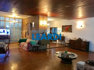 Casa com 3 Quartos à venda, 250m² no Sumaré, São Paulo