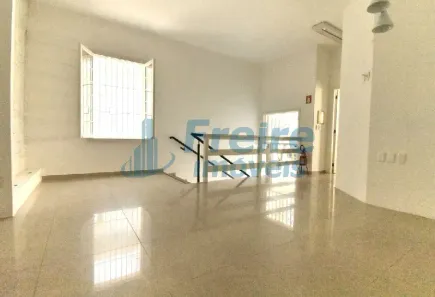 Sala Comercial para alugar, 90m² no Menino Deus, Porto Alegre