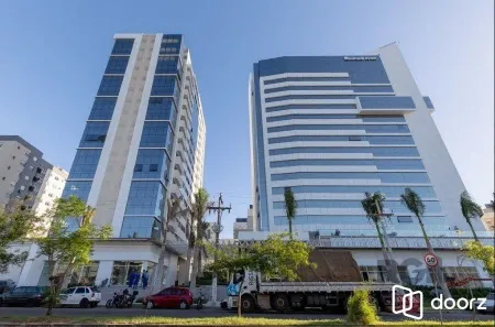 Sala Comercial à venda, 81m² no Chácara das Pedras, Porto Alegre