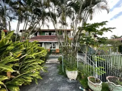Casa de Condomínio com 6 Quartos à venda, 299m² no Sapê, Niterói