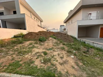 Lote/Terreno à venda, 250m² no Jardim São Gabriel, Jacareí