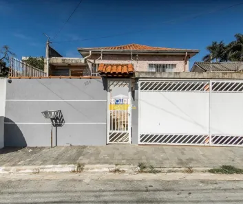 Casa com 3 Quartos para alugar, 120m² no Vila Paranaguá, São Paulo