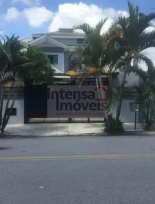 Sobrado com 3 Quartos à venda, 180m² no Parque Aeroporto, Taubaté