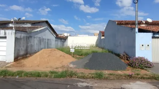 Lote/Terreno à venda, 250m² no Jardim Patrícia, Uberlândia