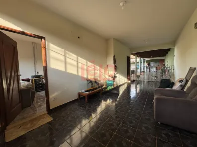 Casa com 3 Quartos à venda, 200m² no Jardim Imperial, Maringá