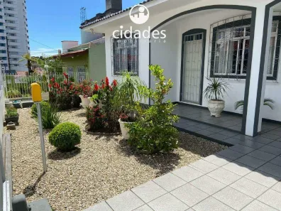 Casa com 2 Quartos à venda, 181m² no Barreiros, São José