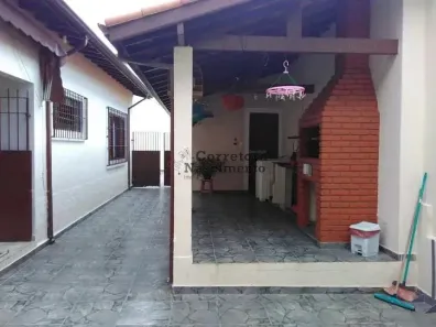 Casa com 2 Quartos à venda, 197m² no Parque Santo Antônio, Jacareí
