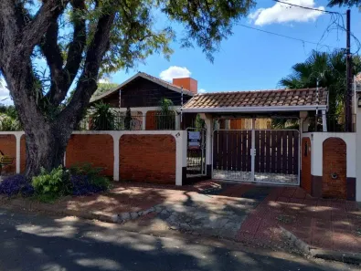 Casa com 4 Quartos para alugar, 353m² no Zona 02, Maringá