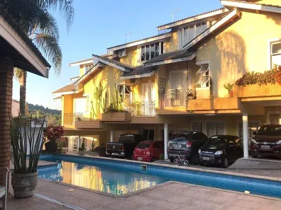 Casa de Condomínio com 3 Quartos à venda, 240m² no Jardim Peri, São Paulo
