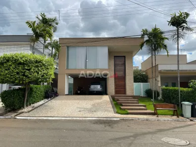 Casa de Condomínio com 4 Quartos à venda, 350m² no Jardins Madri, Goiânia