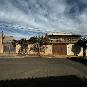 Casa com 5 Quartos à venda, 200m² no Jardim Suzana, São José do Rio Preto