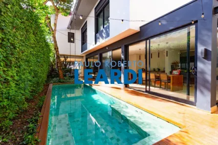 Casa com 3 Quartos à venda, 330m² no Pacaembu, São Paulo