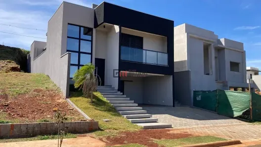 Sobrado com 3 Quartos para alugar, 149m² no Gleba Simon Frazer, Londrina
