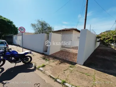 Casa com 5 Quartos para alugar, 450m² no Vila Carvalho, Campo Grande