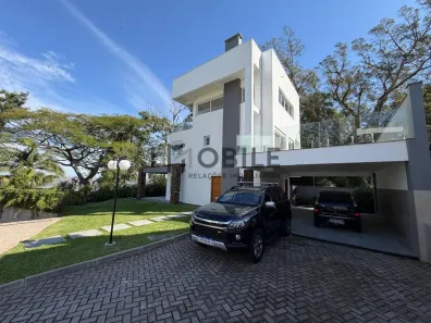 Casa de Condomínio com 3 Quartos para alugar, 300m² no Pedra Redonda, Porto Alegre