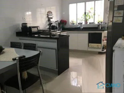 Sobrado com 2 Quartos à venda, 200m² no Vila Bertioga, São Paulo