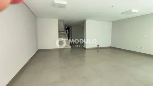 Casa de Condomínio com 4 Quartos para alugar, 370m² no Jardim das Palmeiras, Uberlândia