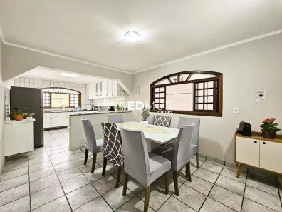 Sobrado com 3 Quartos à venda, 288m² no Campestre, Santo André