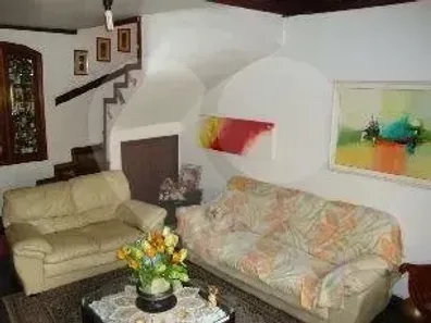 Sobrado com 3 Quartos à venda, 110m² no Nova Piraju, São Paulo
