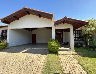 Casa de Condomínio com 3 Quartos à venda, 240m² no Jardim Riviera, Franca