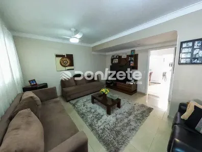 Sobrado com 3 Quartos à venda, 180m² no Vila Scarpelli, Santo André