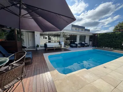 Casa com 3 Quartos à venda, 212m² no Costa e Silva, Joinville
