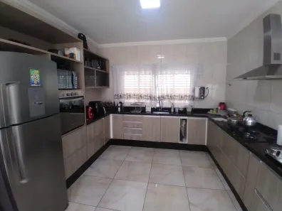 Casa com 2 Quartos para alugar, 107m² no Vila Alabama, São Paulo