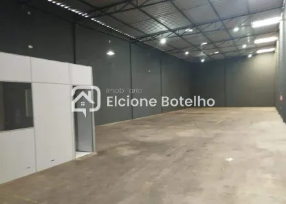 Galpão/Depósito/Armazém para alugar, 420m² no Custódio Pereira, Uberlândia