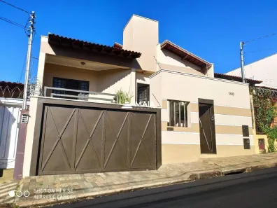 Casa com 3 Quartos à venda, 235m² no Boa Vista, Uberaba