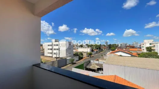 Apartamento com 2 Quartos à venda, 53m² no Segismundo Pereira, Uberlândia