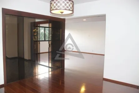 Apartamento com 3 Quartos para alugar, 237m² no Cambuí, Campinas