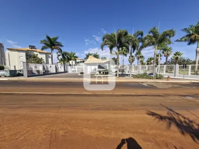Apartamento com 3 Quartos para alugar, 70m² no Laranjeiras, Uberlândia