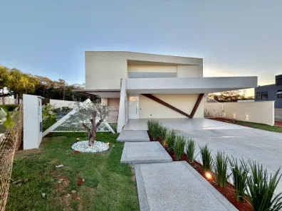 Sobrado com 5 Quartos à venda, 548m² no Jardins França, Goiânia