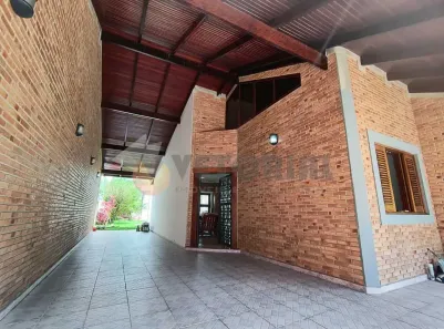 Casa com 3 Quartos à venda, 190m² no Loteamento Jardim Aruan, Caraguatatuba