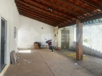Casa com 2 Quartos à venda, 155m² no Presidente Roosevelt, Uberlândia