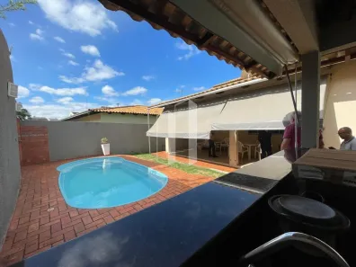 Casa de Condomínio com 4 Quartos à venda, 220m² no Loteamento Portal do Sol I, Goiânia