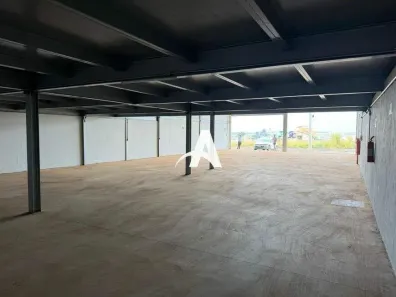 Ponto Comercial para alugar, 650m² no Jardim Botânico, Uberlândia